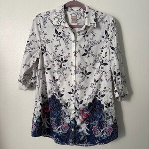 Chico’s Blouse No Iron White W/ Floral 3/4 Sleeve Size 1 (Med 8) Button Front